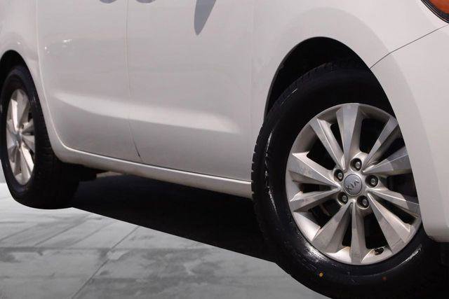 Used 2015 Kia Sedona L image 3