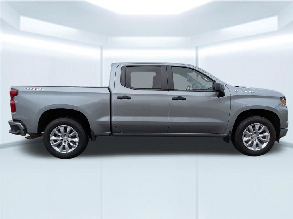 Used 2025 Chevrolet Silverado 1500 Custom image 7