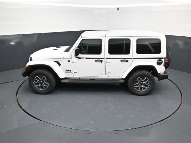 New 2026 Jeep Wrangler Unlimited Sahara AWD/4WD image 32