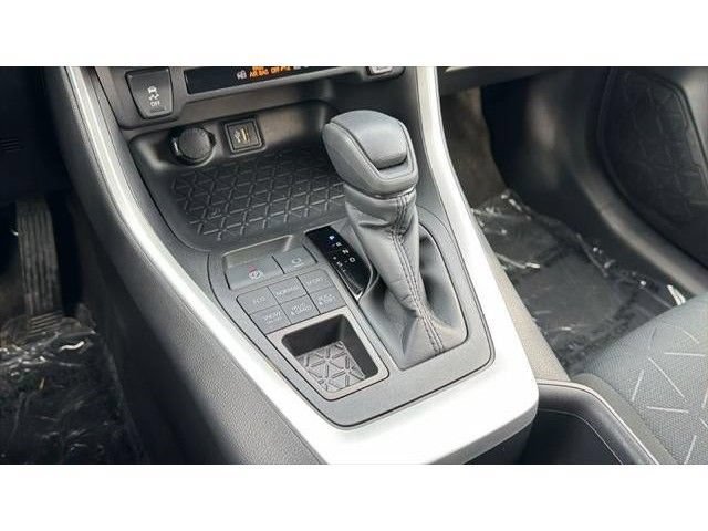 Certified 2025 Toyota RAV4 XLE AWD/4WD image 31