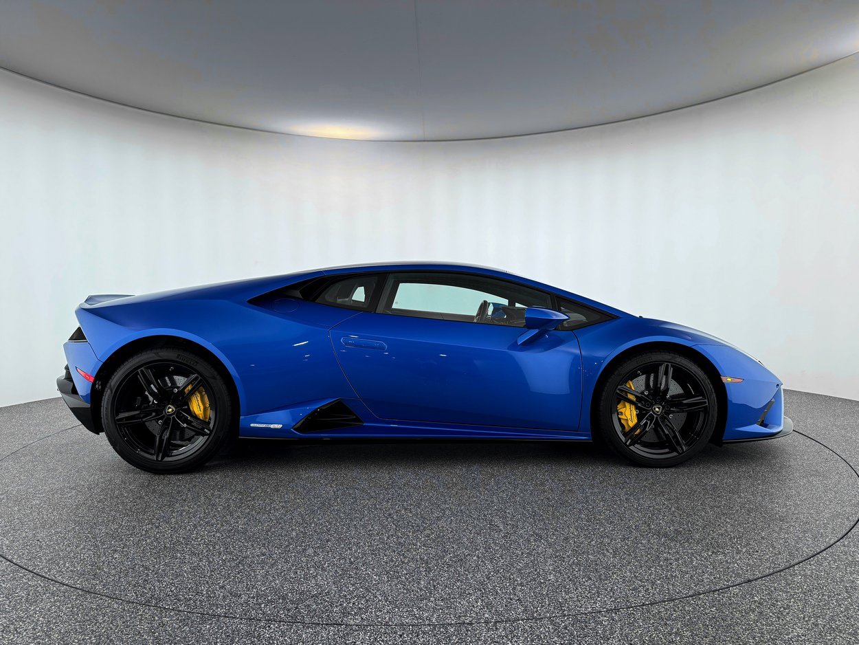Used 2020 Lamborghini Huracan EVO image 7