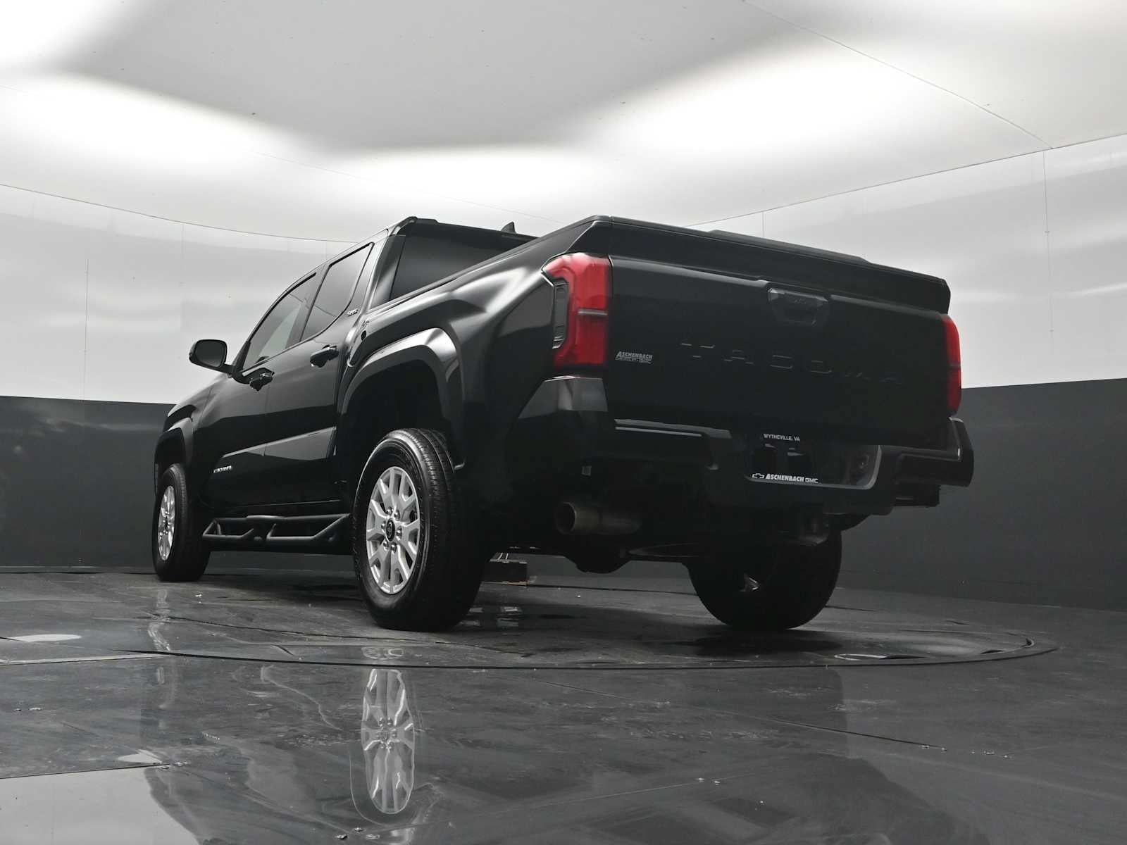 Used 2025 Toyota Tacoma SR5 RWD image 22
