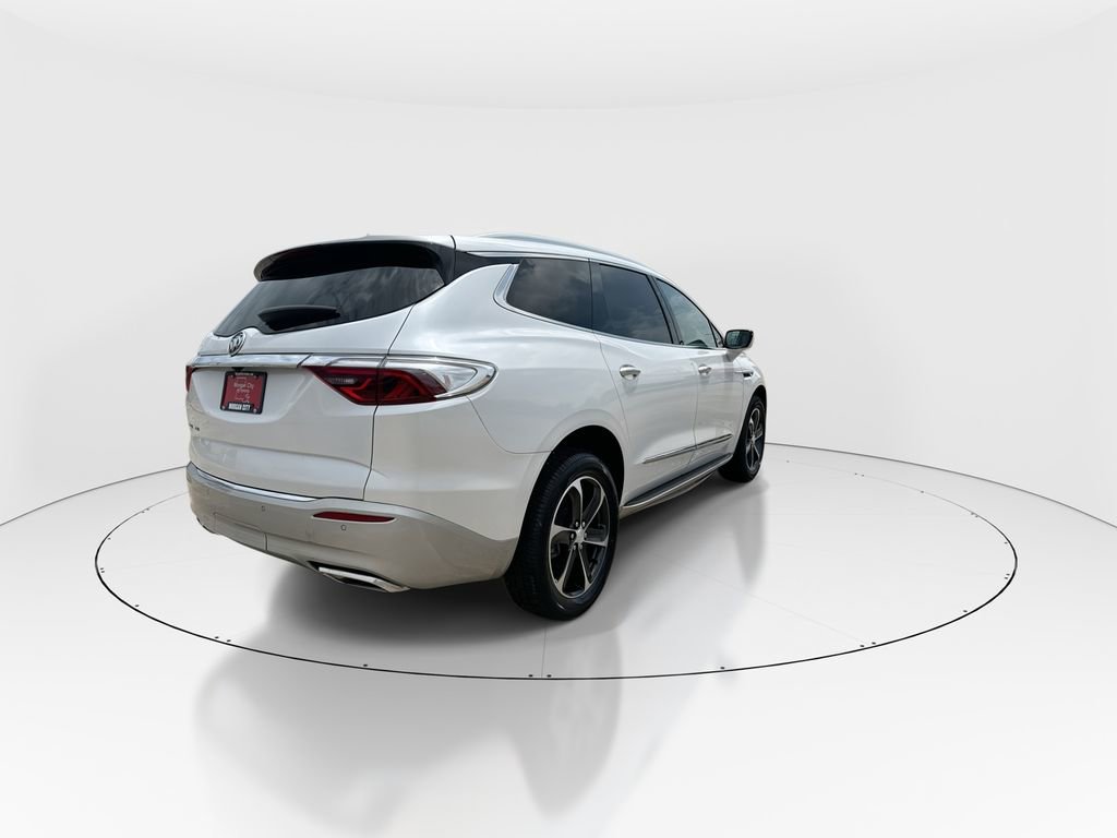 Used 2022 Buick Enclave Essence w/ LPO, Touring Package FWD image 8