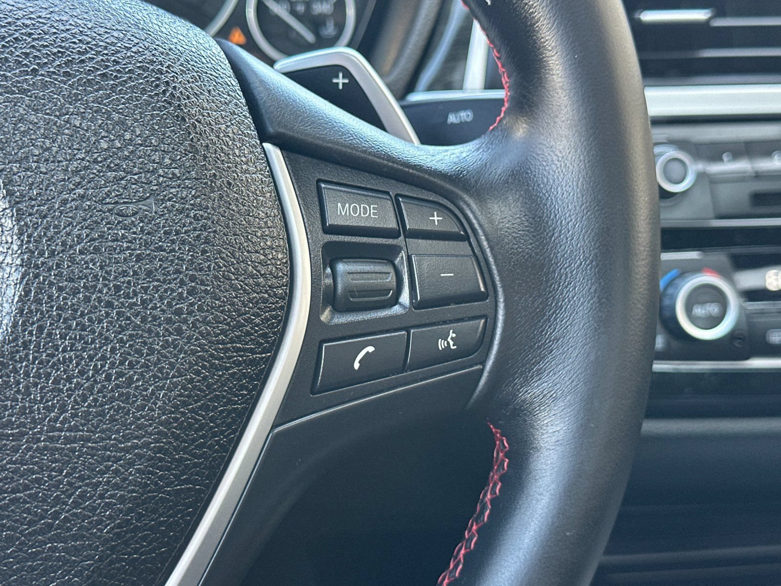 Used 2018 BMW 330e w/ Convenience Package RWD image 27