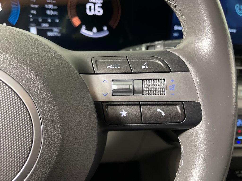 Certified 2024 Hyundai Kona SEL AWD/4WD image 29