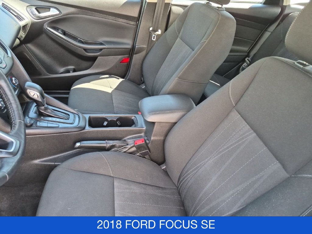 Used 2018 Ford Focus SE w/ Cold Weather Package FWD image 14
