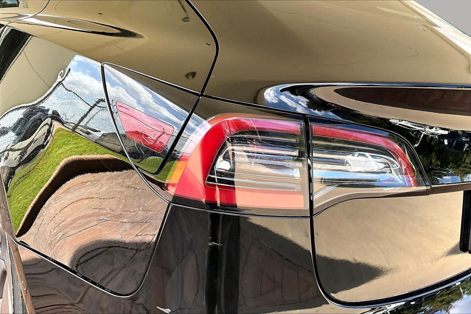 Used 2021 Tesla Model 3 Standard Range Plus RWD image 25