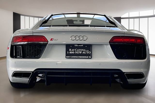 Used 2017 Audi R8 V10 w/ Carbon Exterior Package AWD/4WD image 6