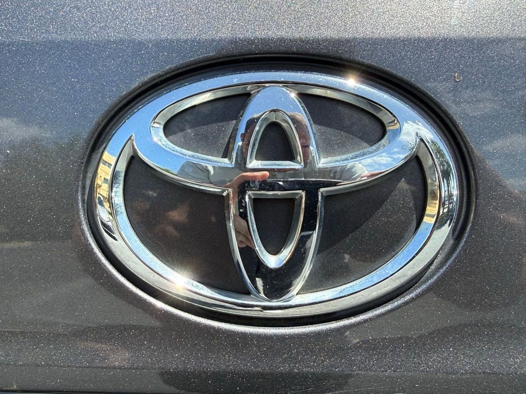Used 2023 Toyota Highlander LE image 34