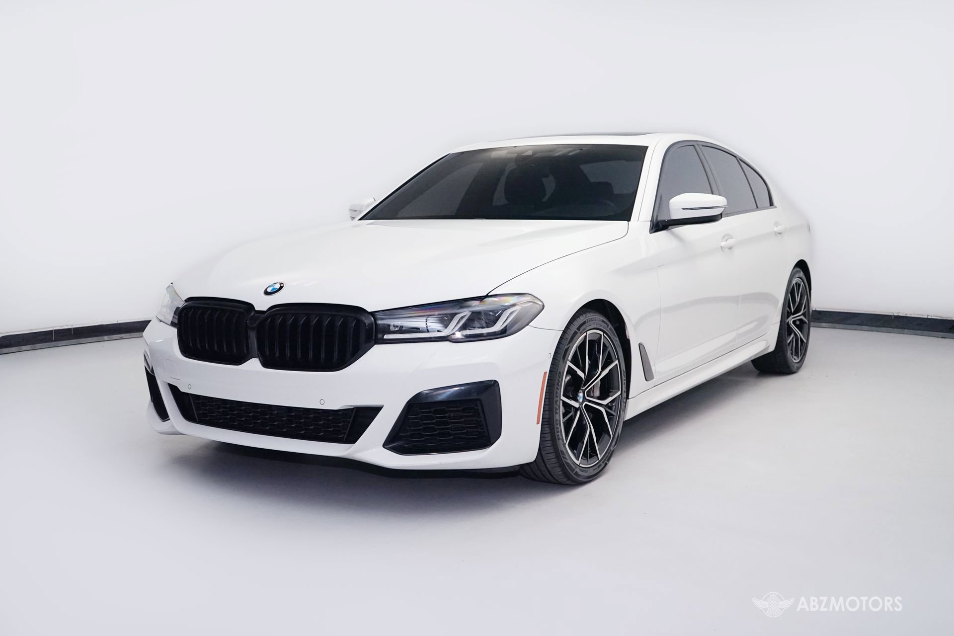 Used 2022 BMW 540i w/ M Sport Package RWD image 2
