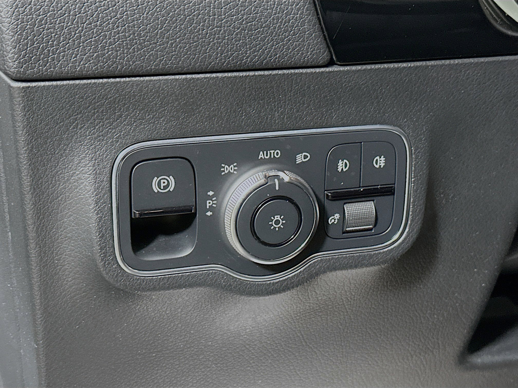 Used 2021 Mercedes-Benz GLA 250 4MATIC image 10