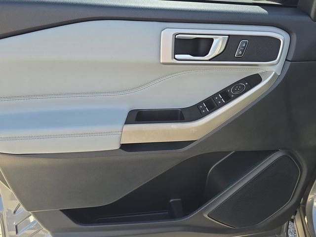 Used 2022 Ford Explorer XLT w/ Equipment Group 202A image 21