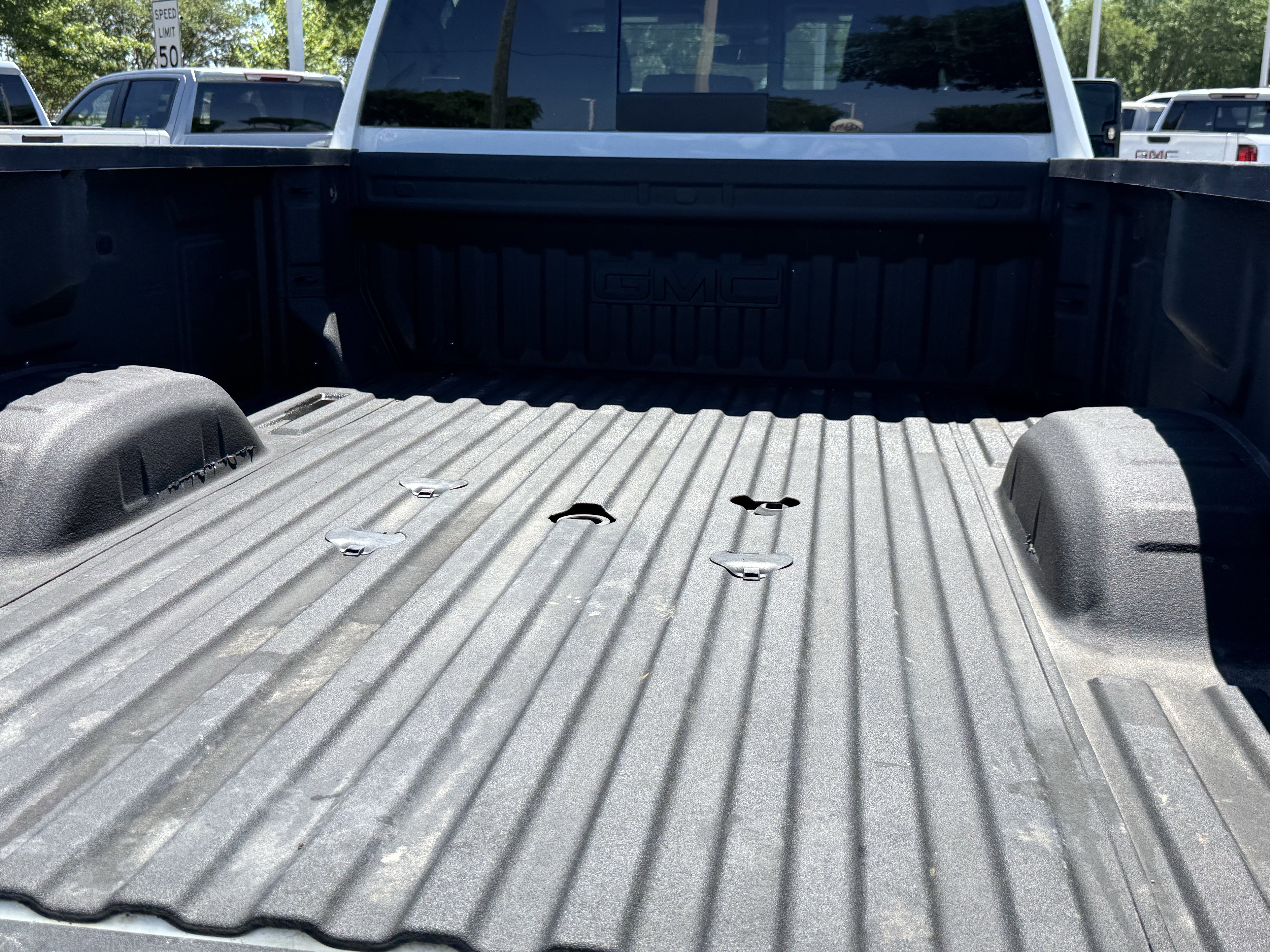 Used 2025 GMC Sierra 3500 Denali AWD/4WD image 32