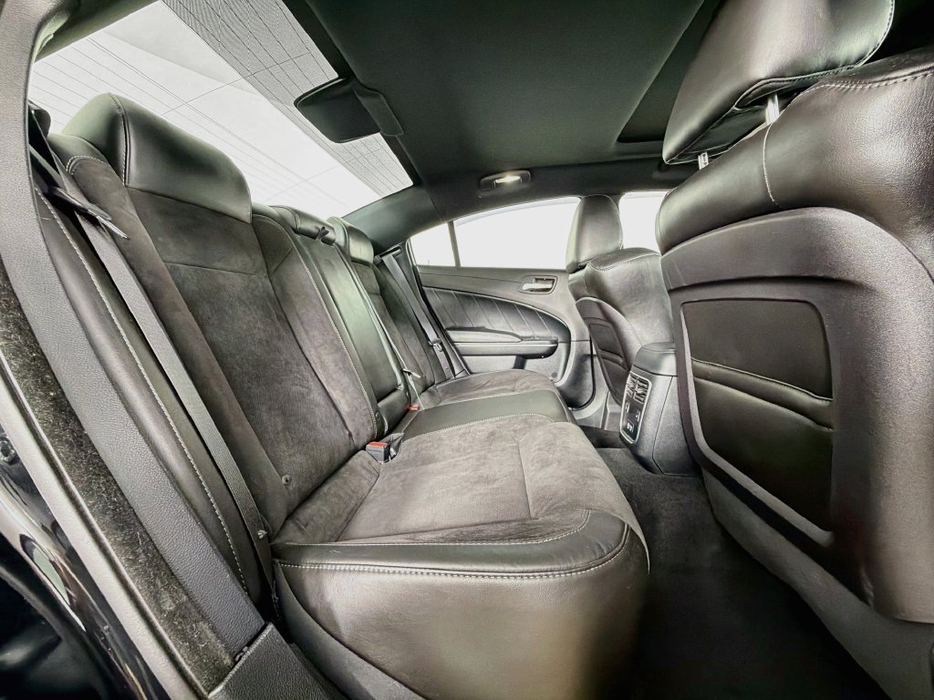Used 2020 Dodge Charger Scat Pack RWD image 27