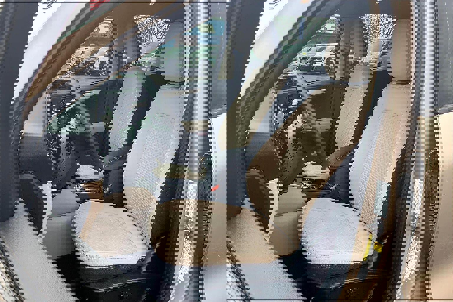 Used 2020 Ford Escape SE image 21