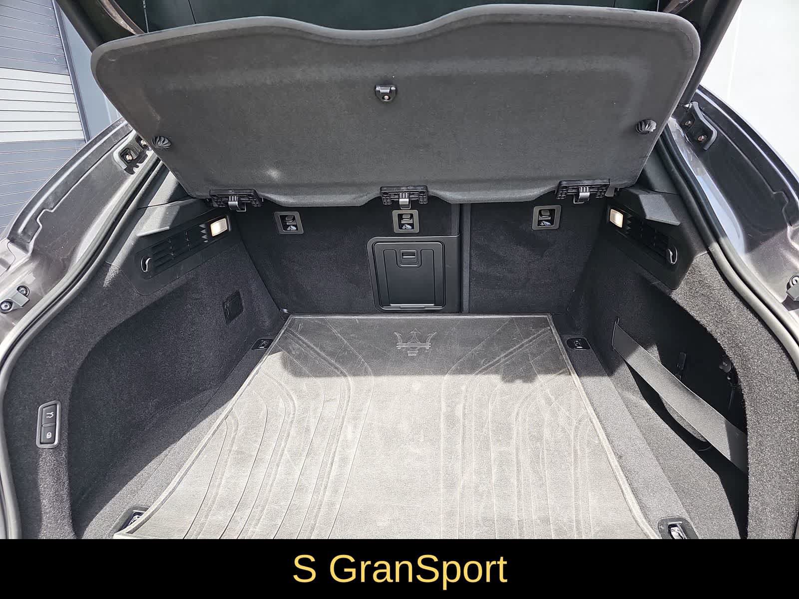 Used 2021 Maserati Levante S GranSport AWD/4WD image 23