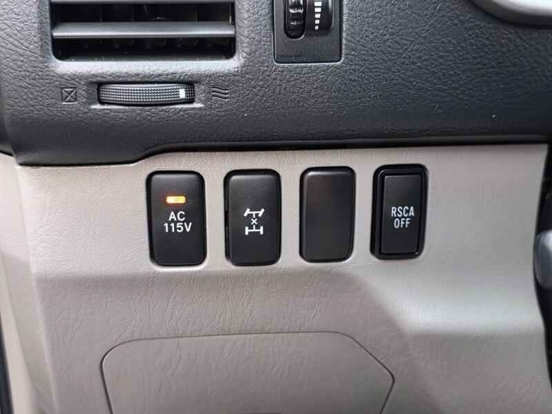 Used 2005 Toyota 4Runner Limited AWD/4WD image 20