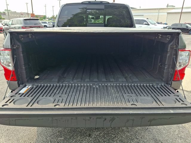 Used 2022 Nissan Titan SV w/ SV Convenience Package AWD/4WD image 27