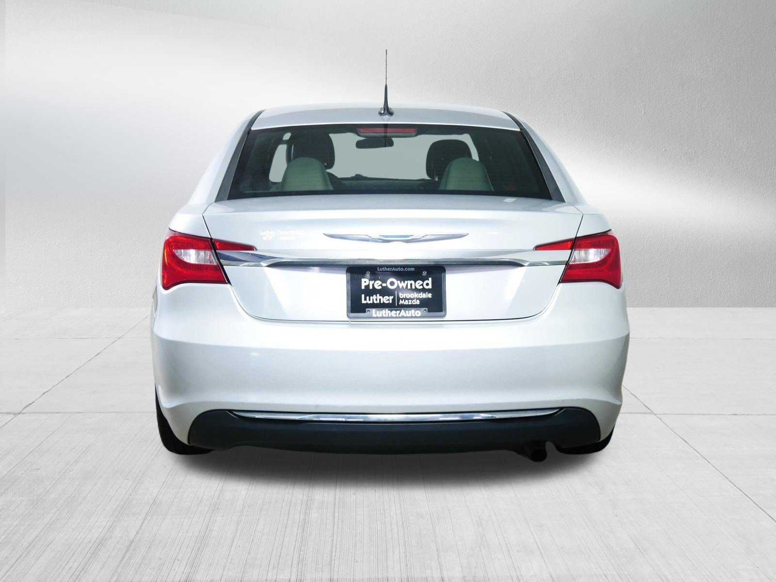 Used 2011 Chrysler 200 LX FWD image 6