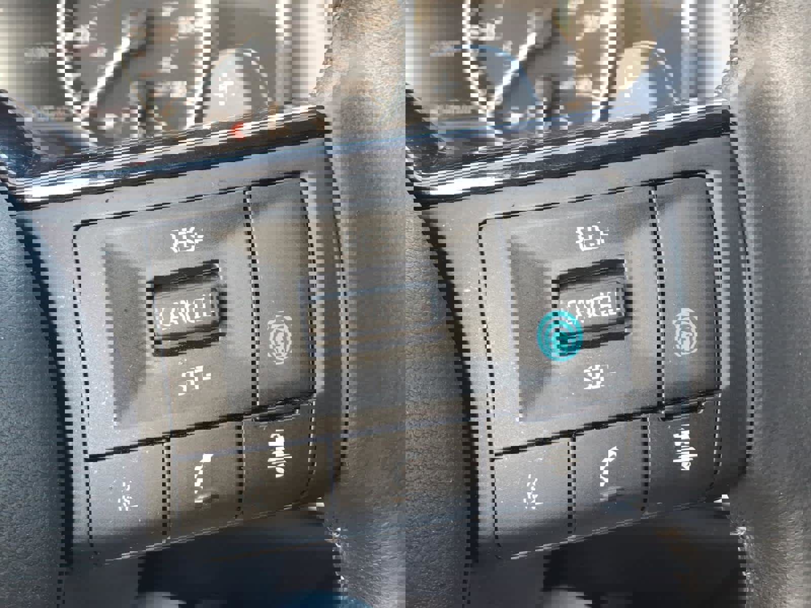 Used 2023 Nissan Rogue SV w/ SV Premium B Package image 9