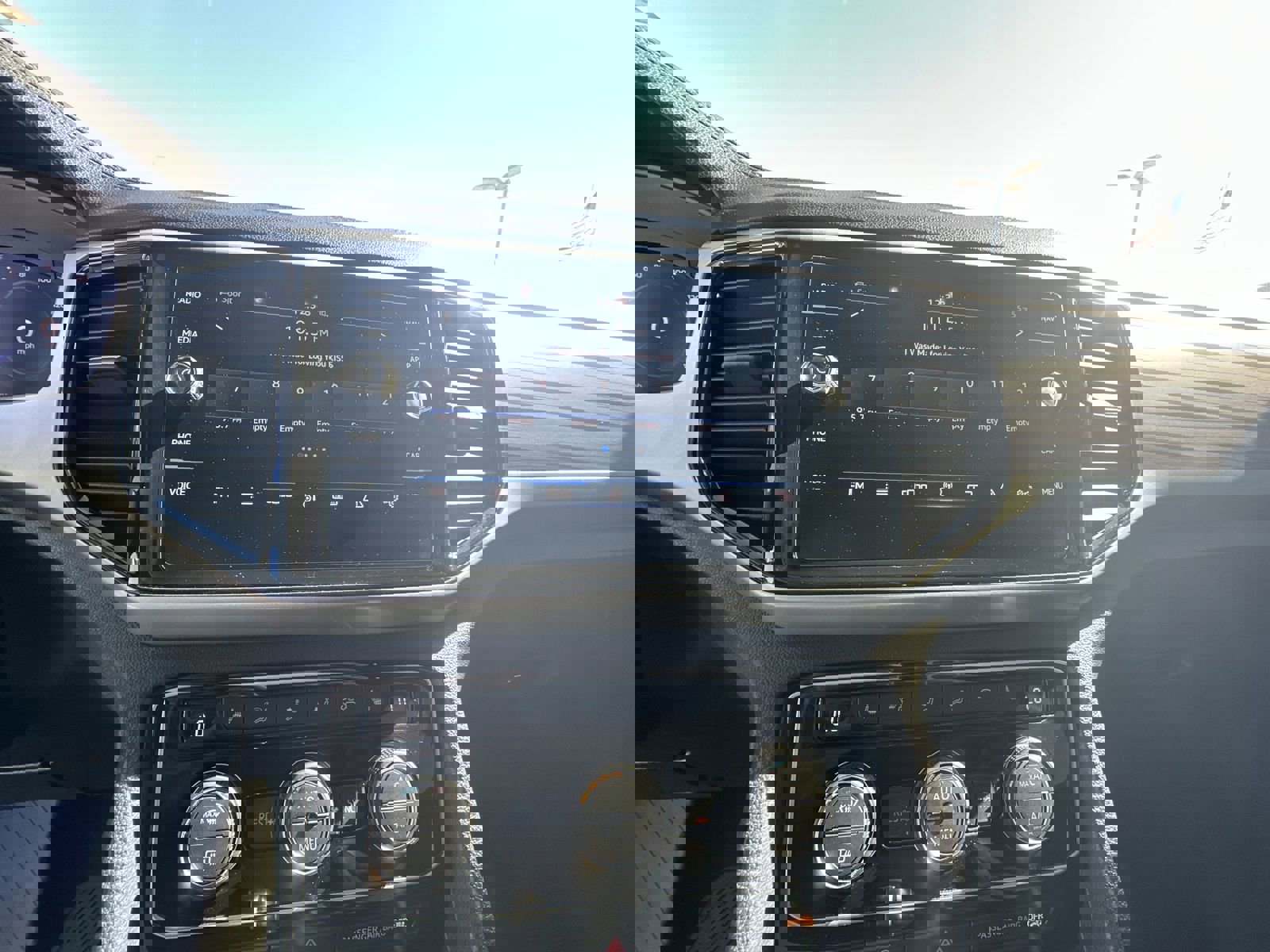 Used 2022 Volkswagen Atlas SEL image 13