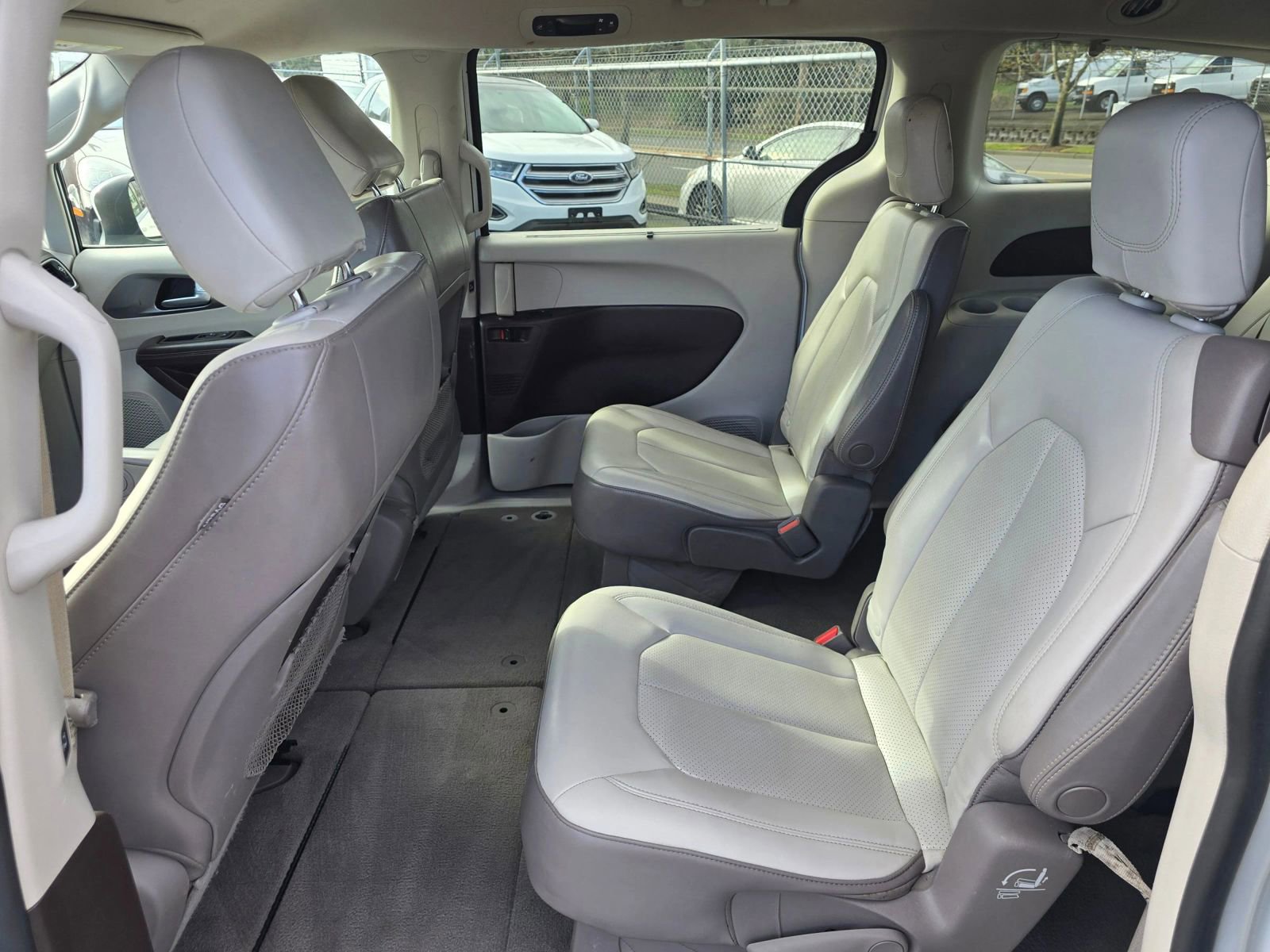 Used 2021 Chrysler Voyager Lxi image 18