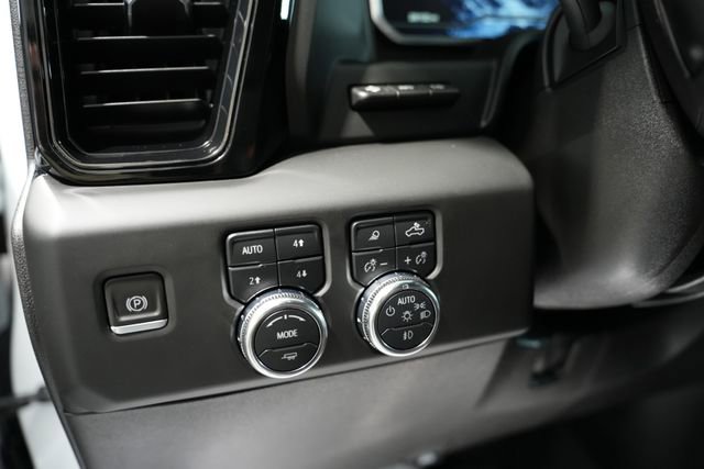 Used 2024 GMC Sierra 3500 AT4 w/ AT4 Premium Plus Package image 13