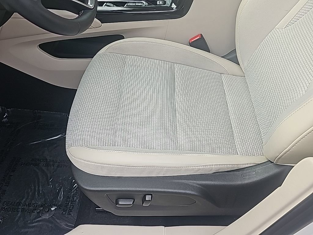 Used 2023 Buick Envision Preferred image 9