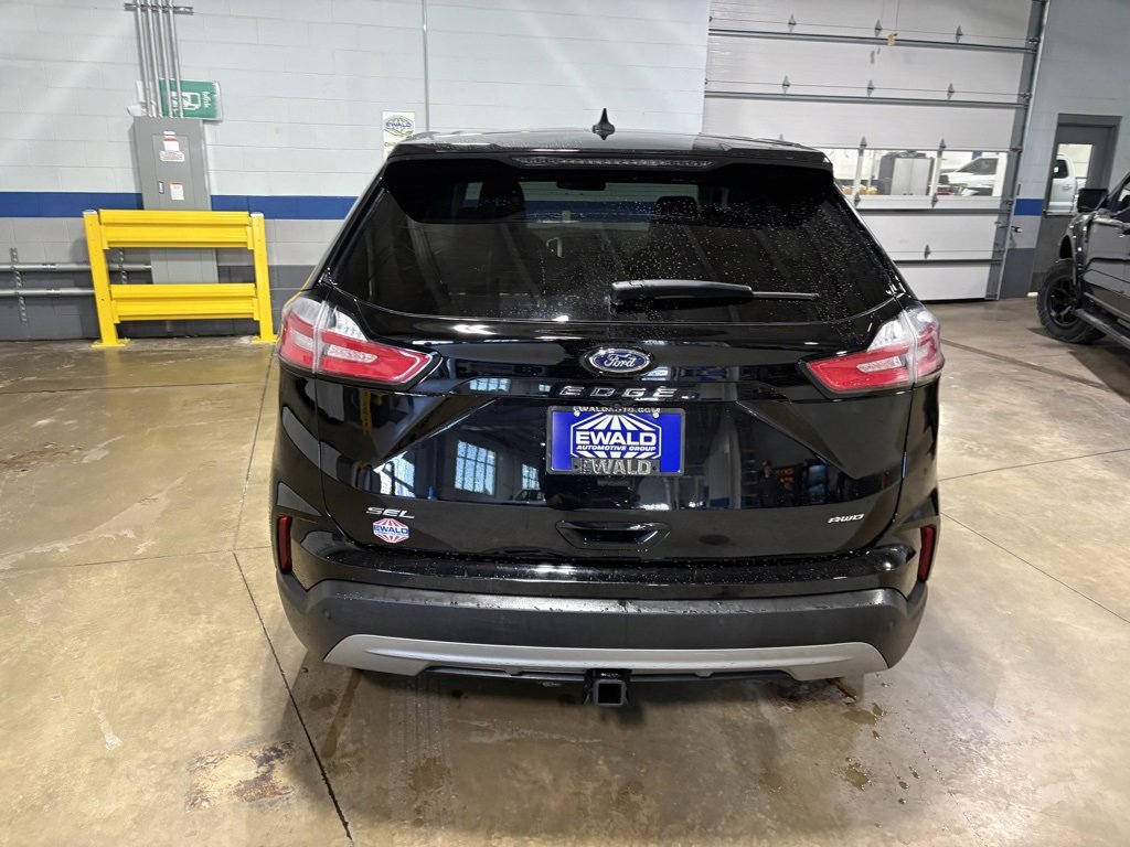 Used 2024 Ford Edge SEL w/ Convenience Package image 5