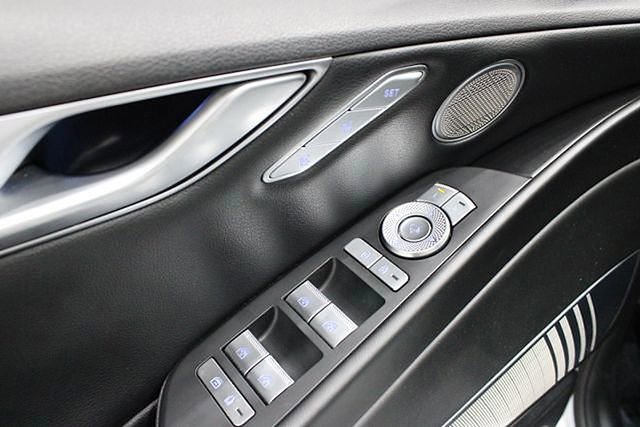 Used 2023 Genesis G80 Base image 18