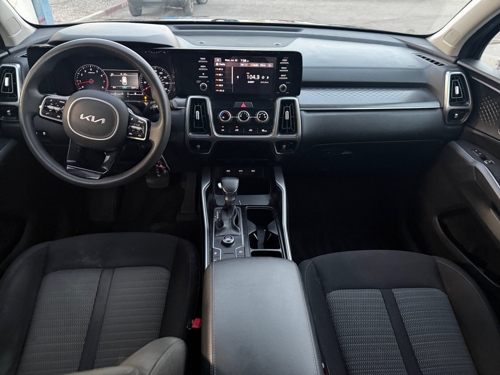 Used 2022 Kia Sorento LX FWD image 12