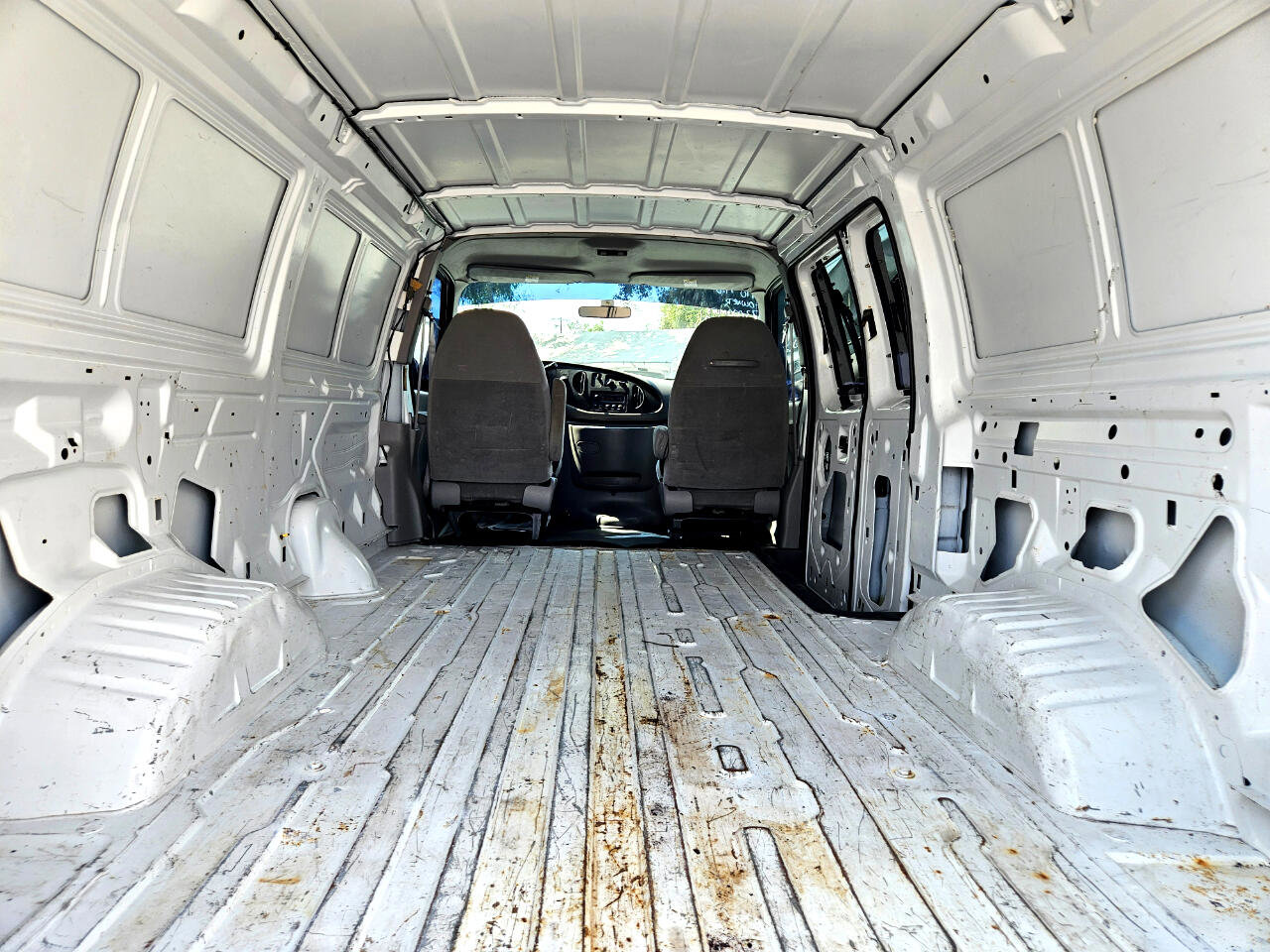 Used 1998 Ford E-250 and Econoline 250 image 13