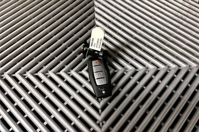 Used 2024 Mitsubishi Outlander SEL Black Edition image 9