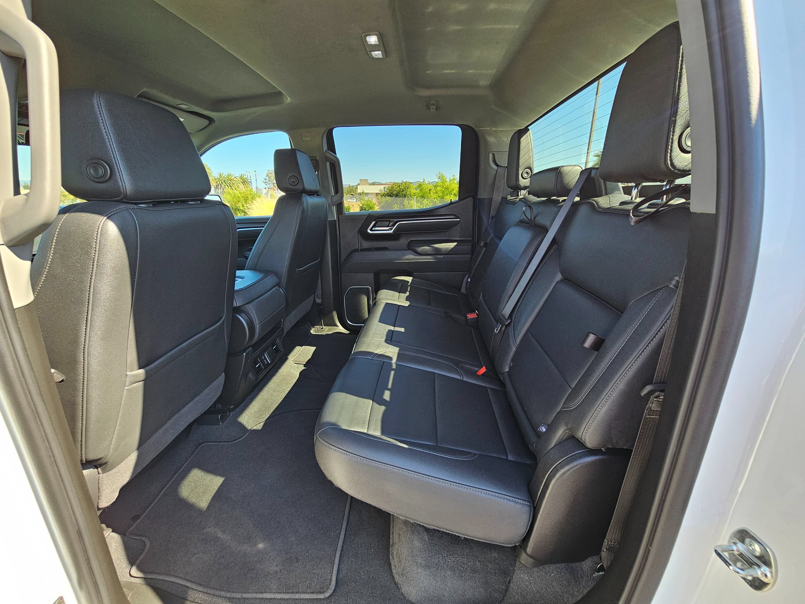 Used 2026 GMC Sierra 1500 SLT AWD/4WD image 18