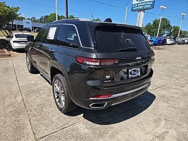 Used 2023 Jeep Grand Cherokee Summit w/ Luxury Tech Group V image 3