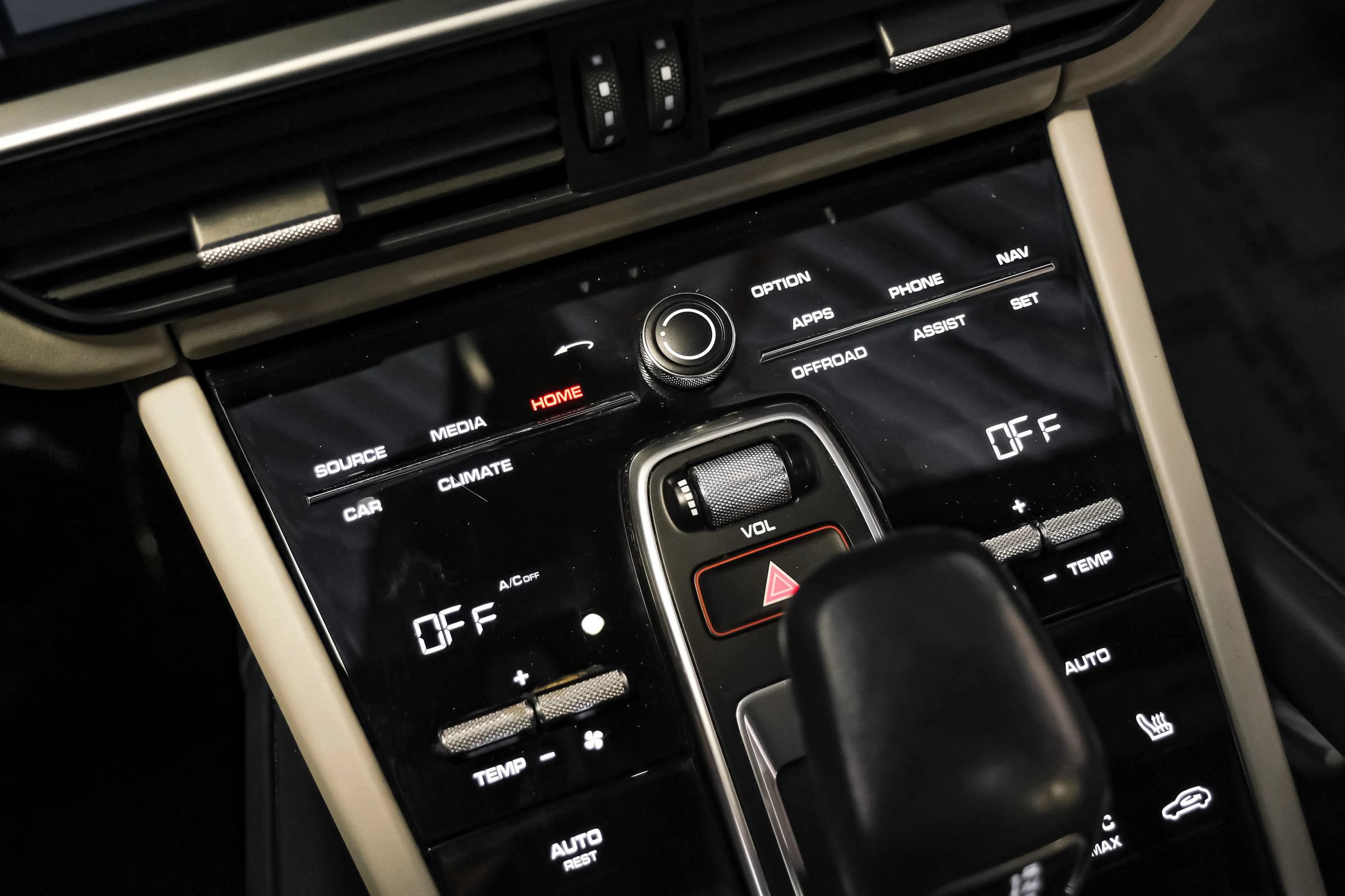 Used 2019 Porsche Cayenne AWD/4WD image 21