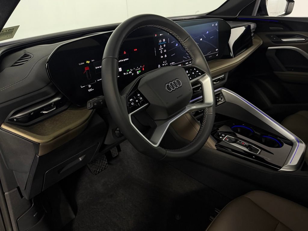 Used 2025 Audi Q5 Premium Plus AWD/4WD image 24