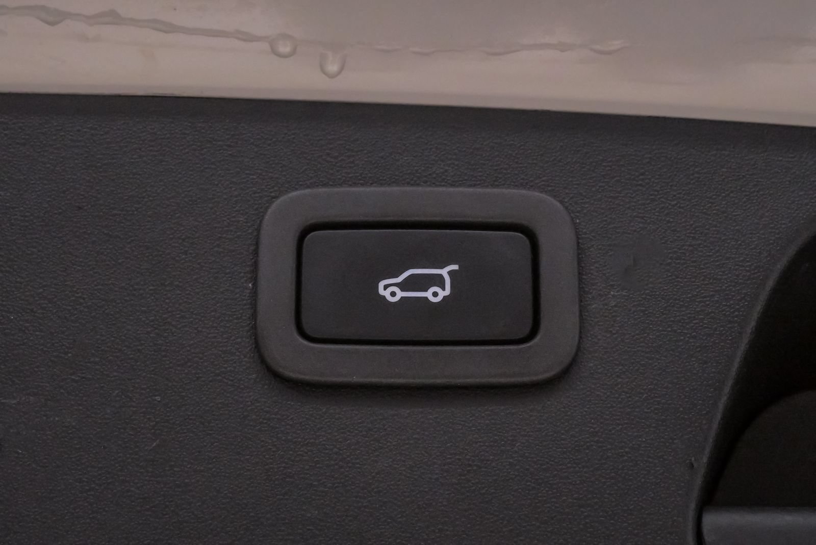 Used 2019 Jaguar E-PACE R-Dynamic S AWD/4WD image 29