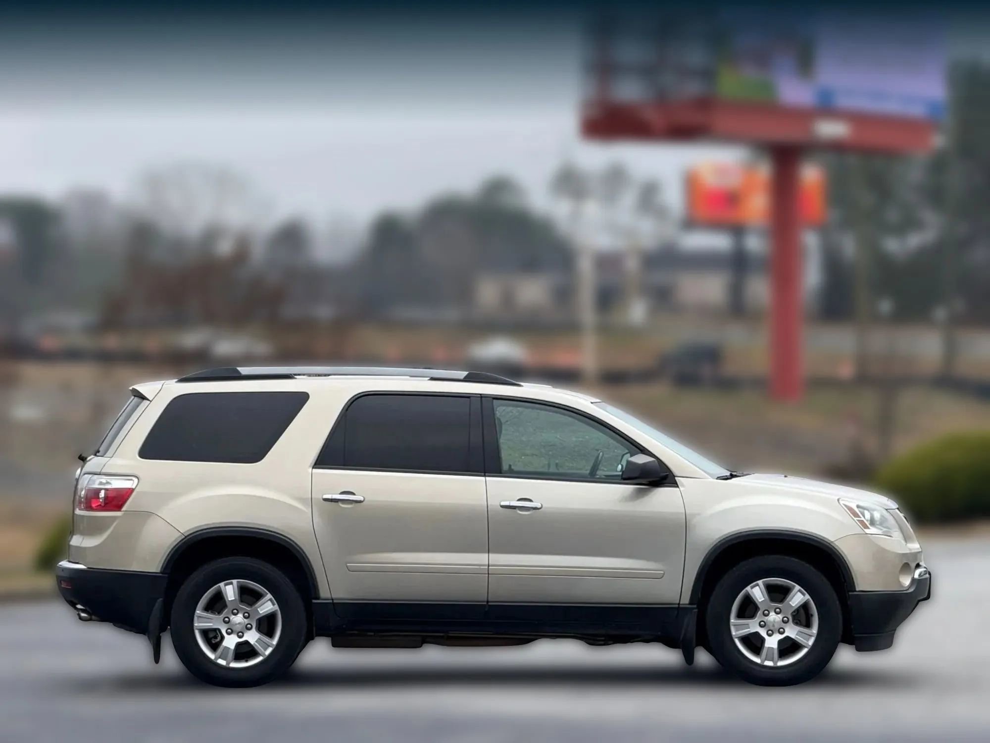 Used 2011 GMC Acadia SLE image 7