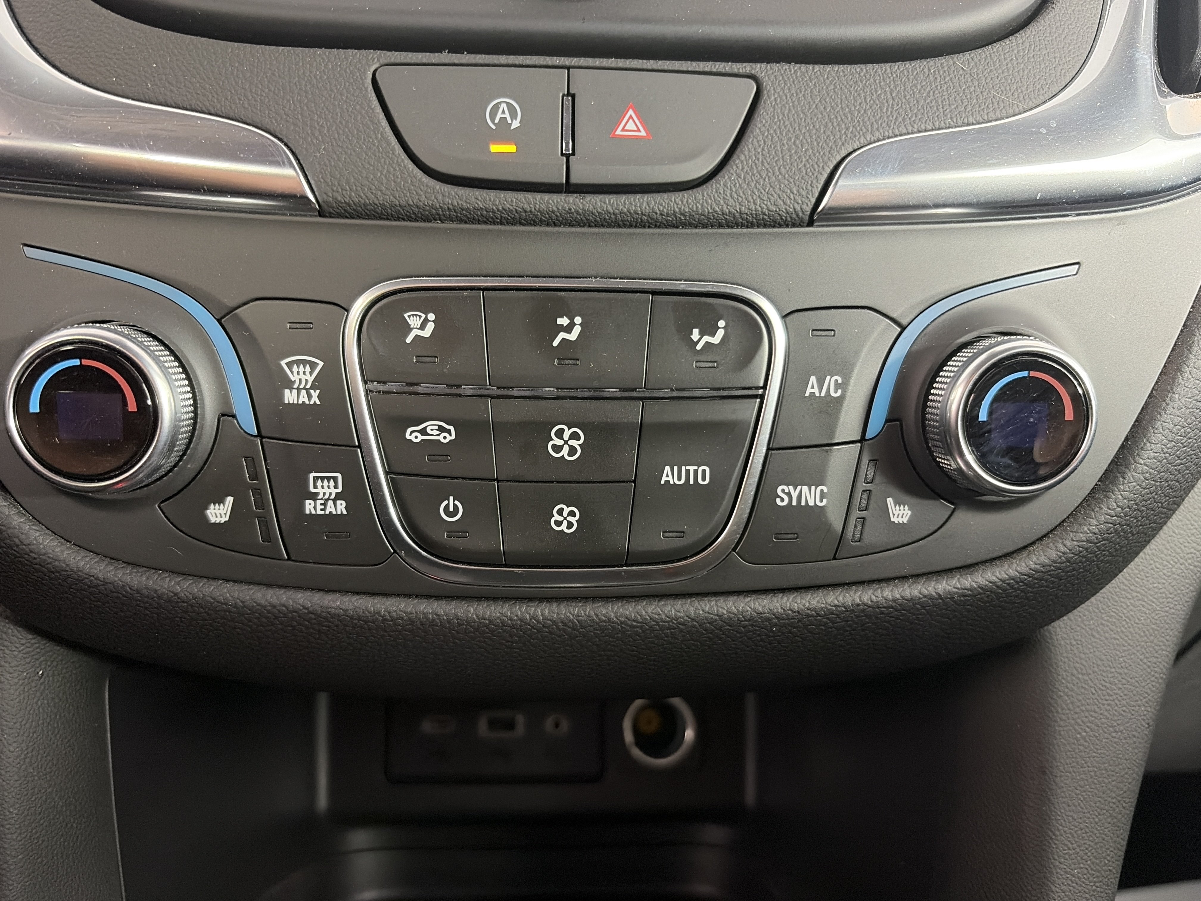 Used 2024 Chevrolet Equinox LT w/ LPO, Floor Liner Package AWD/4WD image 23
