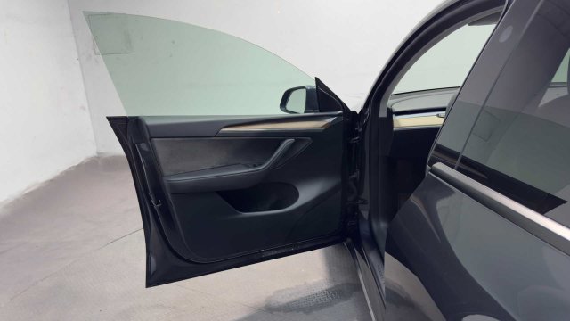 Used 2024 Tesla Model Y Performance AWD/4WD image 10