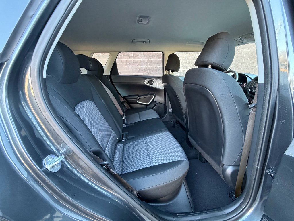 Used 2022 Kia Soul LX w/ Technology Package image 17