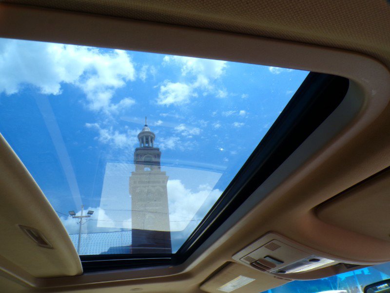 Used 2010 Chevrolet Suburban LTZ image 9