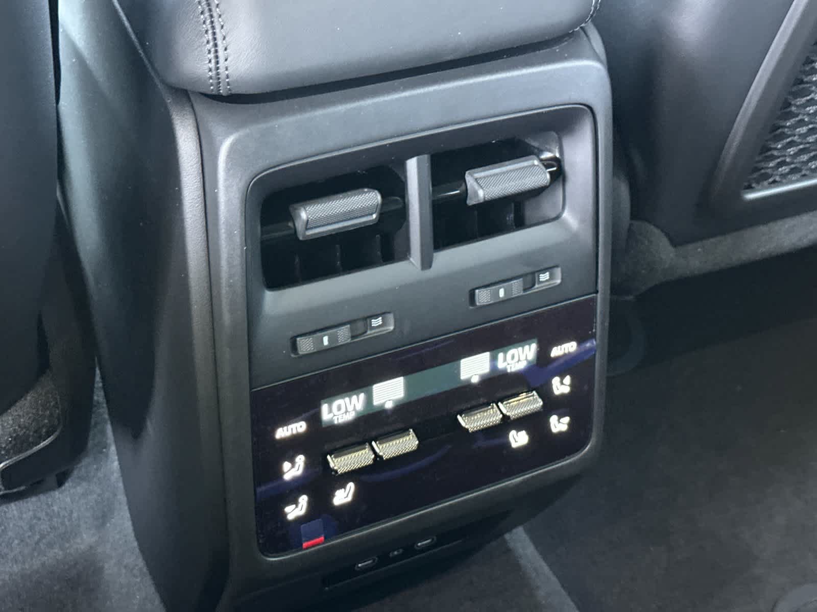 New 2026 Porsche Macan Turbo Electric AWD/4WD image 14
