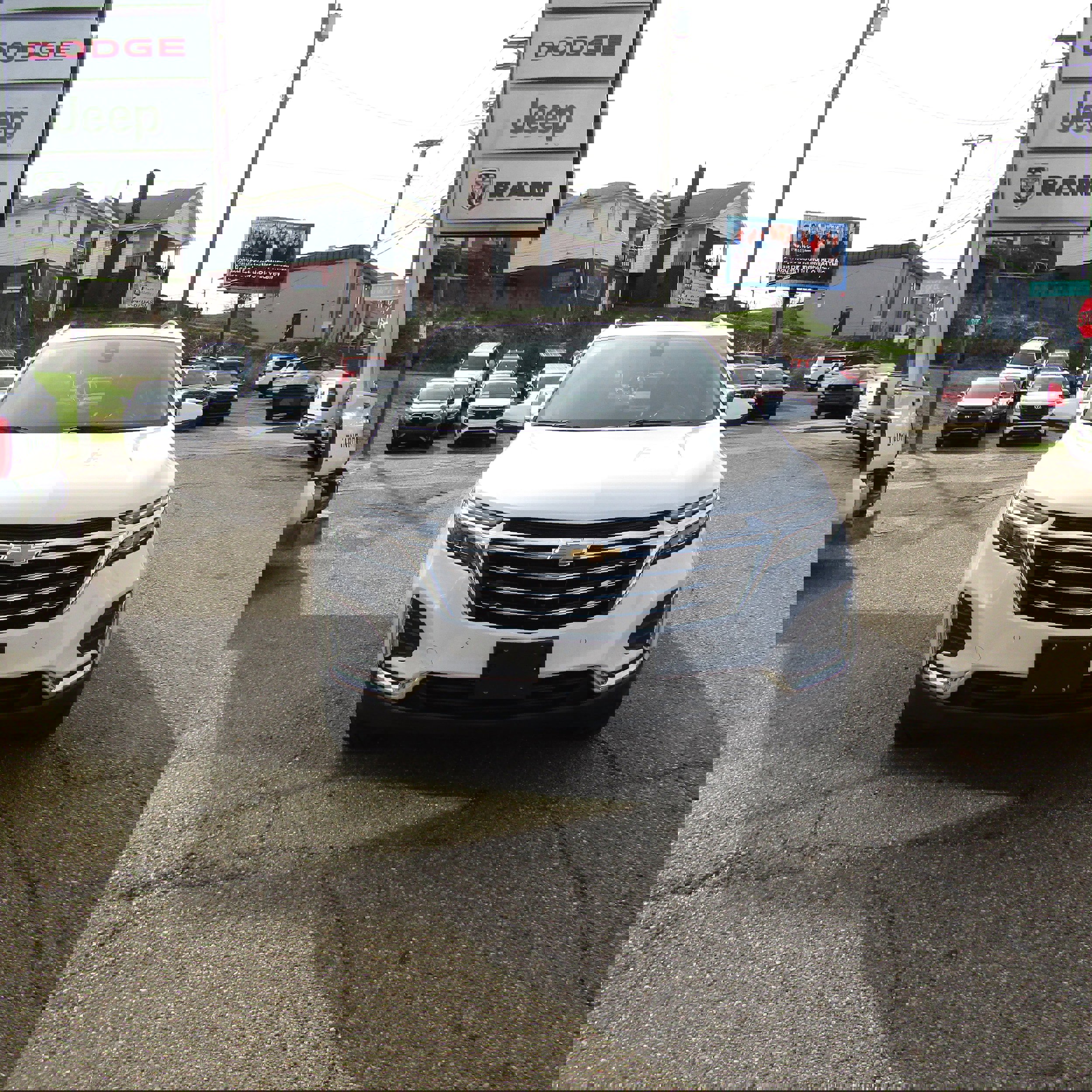 Used 2022 Chevrolet Equinox Premier image 4