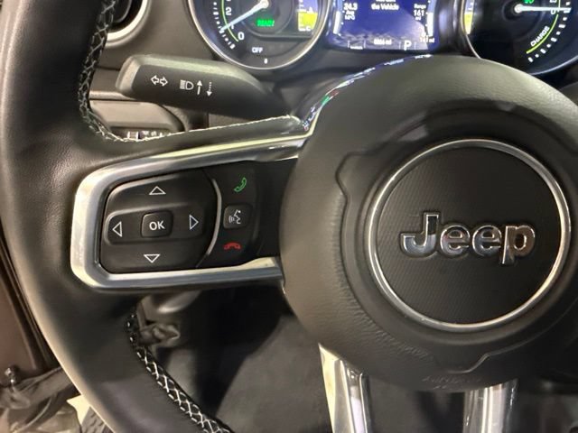 Used 2022 Jeep Wrangler Unlimited Sahara w/ Cold Weather Group AWD/4WD image 39