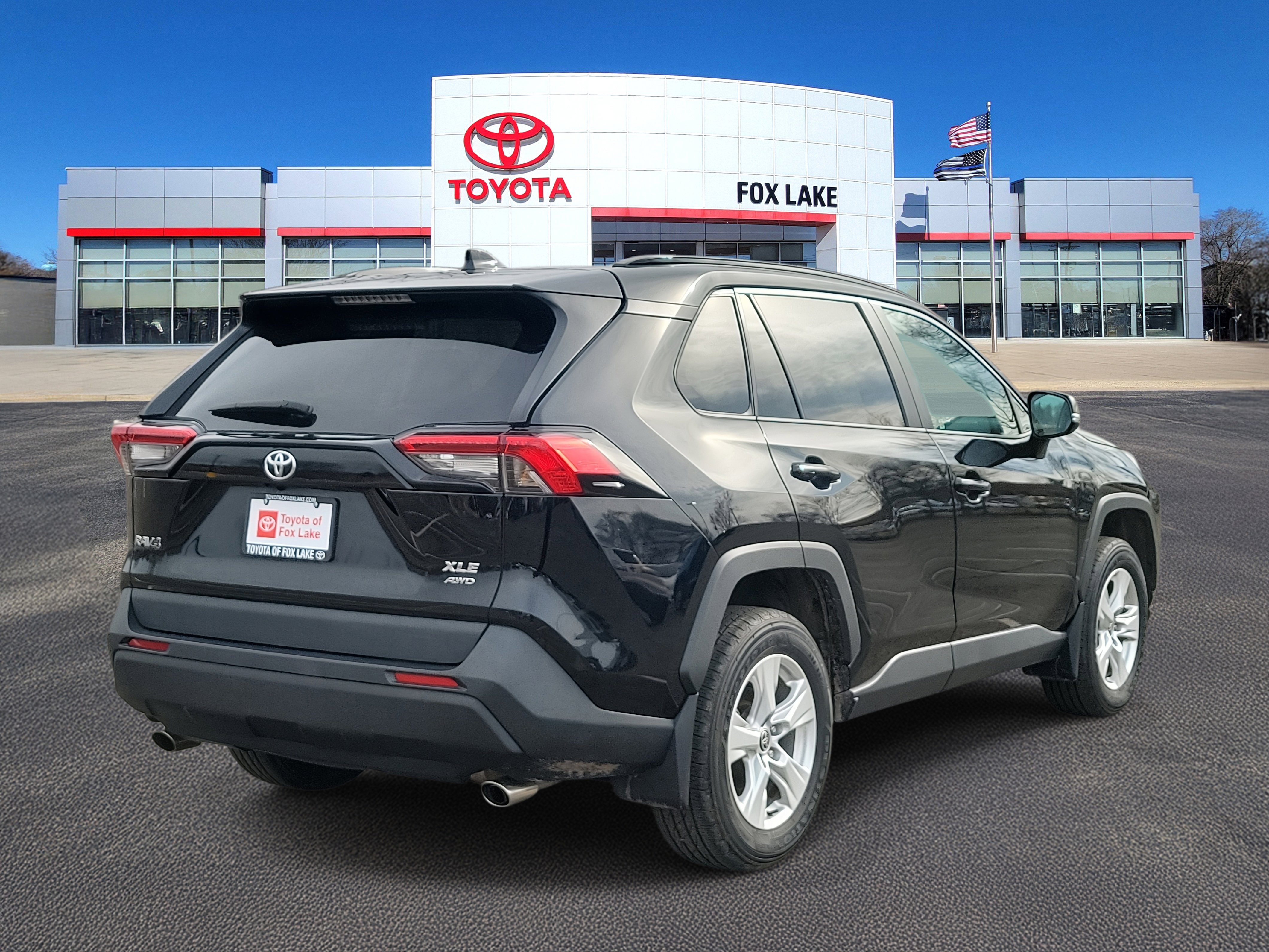 Used 2021 Toyota RAV4 XLE w/ Convenience Package image 4