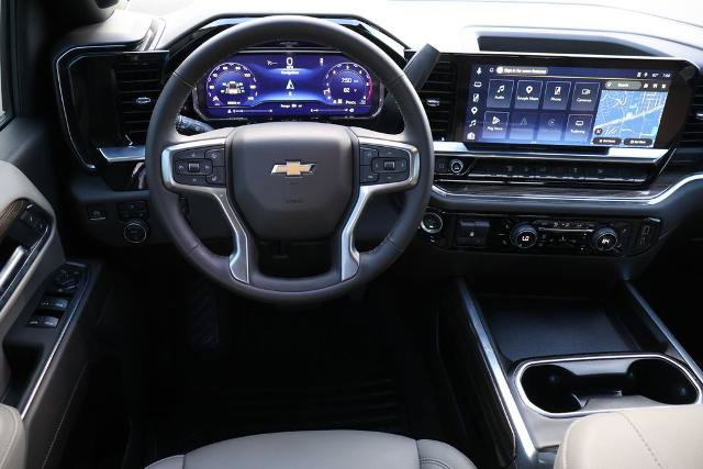 Used 2025 Chevrolet Silverado 3500 LT AWD/4WD image 18