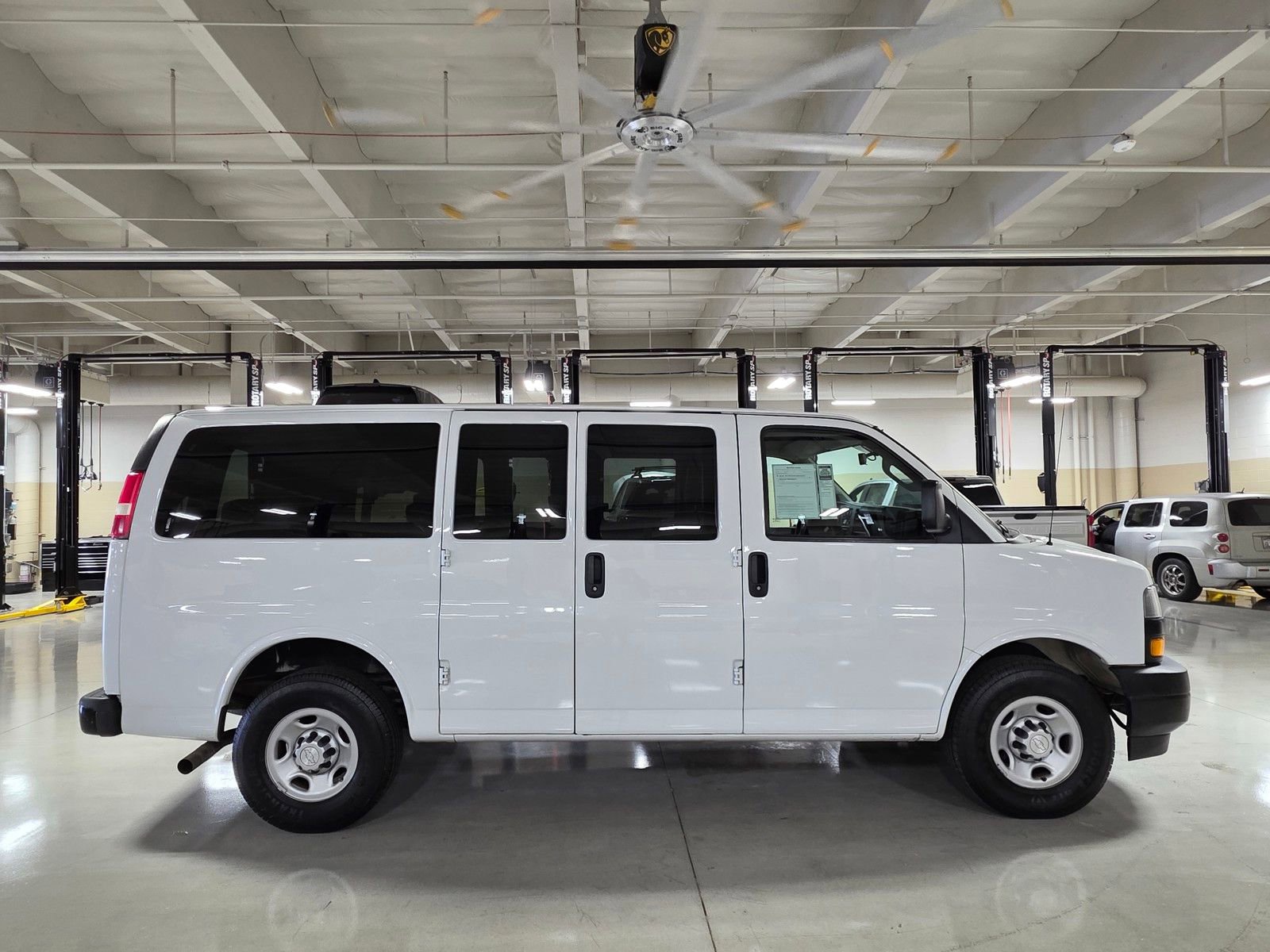 Used 2018 Chevrolet Express 2500 LS w/ Driver Convenience Package image 8