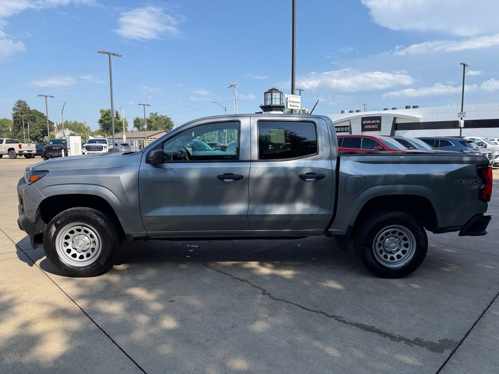 Used 2023 Chevrolet Colorado W/T w/ WT Convenience Package II AWD/4WD image 9